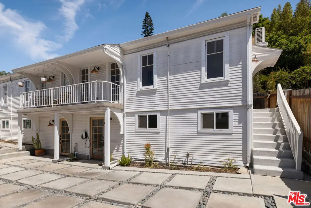 Residential Lease for rent at 1310 1/2 Lucile Avenue, Los Angeles, Los Angeles County, CA featuring 1 bed and 2 baths