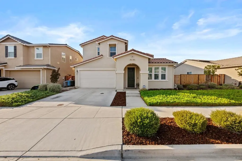 Single Family Residence for sale at 2540 Ryan Drive, Hollister, CA featuring 5 beds and 5 baths