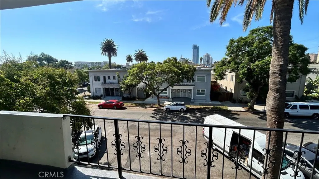 Residential Lease for rent at 737 E 5th, Long Beach, Los Angeles County, CA featuring 2 beds and 1 bath