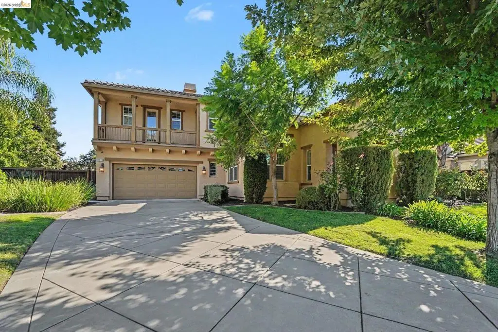 Single Family Residence for sale at 1276 Prominent Drive, Brentwood, CA featuring 5 beds and 4 baths