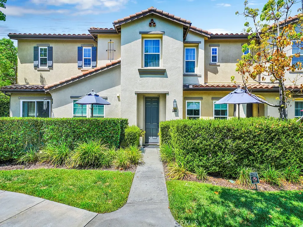 Condominium for rent at 3352 Via Parma, Costa Mesa, CA featuring 3 beds and 3 baths