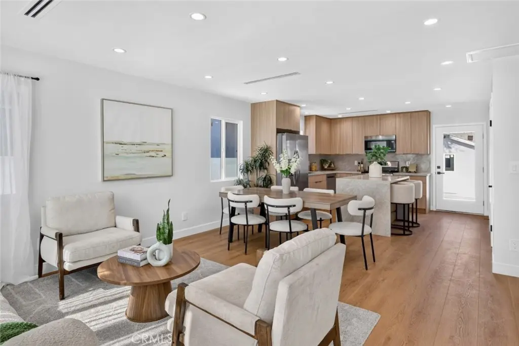 10335 -1/2 Scoville Avenue, Sunland, CA — listing photo 1