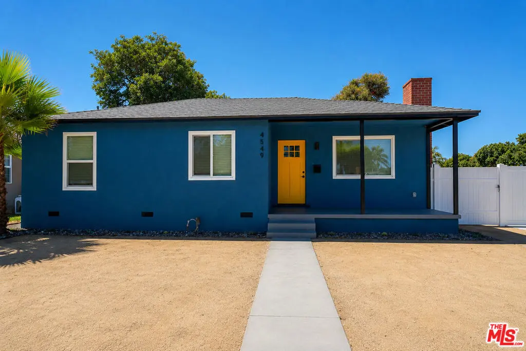 Single Family Residence for rent at 4549 Walnut Avenue, Long Beach, CA featuring 3 beds and 2 baths