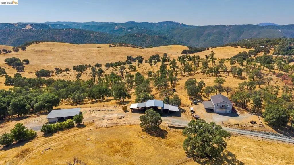 Single Family Residence for sale at 15355 Wards Ferry Rd, Sonora, CA featuring 2 beds and 2 baths