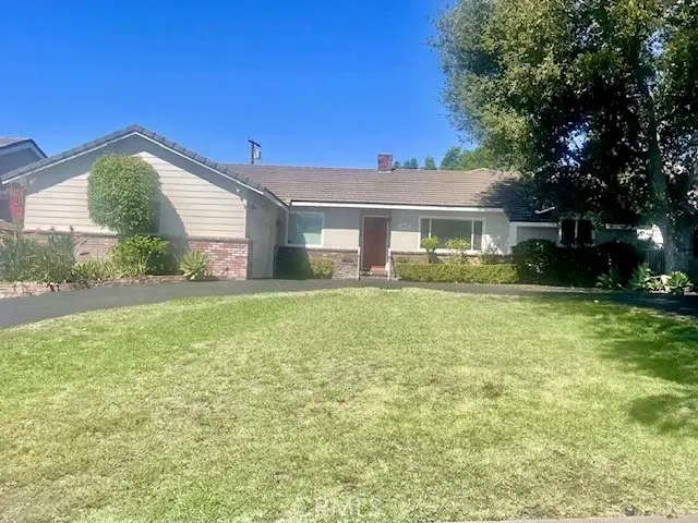 Residential Lease for rent at 1815 Oakwood Avenue, Arcadia, Los Angeles County, CA featuring 5 beds and 3 baths