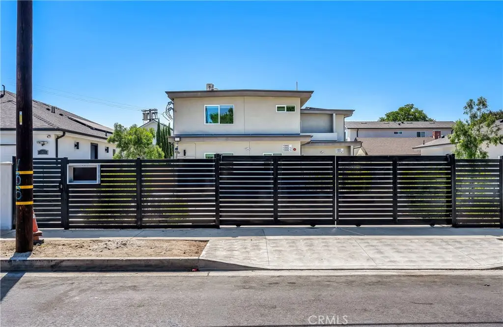 10882 Dora, Sun Valley, CA — listing photo 1