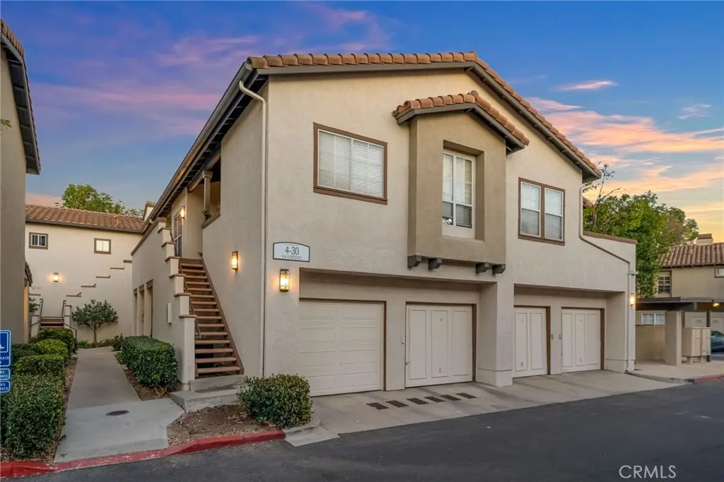 Condominium for sale at 28 Via Contento, Rancho Santa Margarita, CA featuring 2 beds and 2 baths
