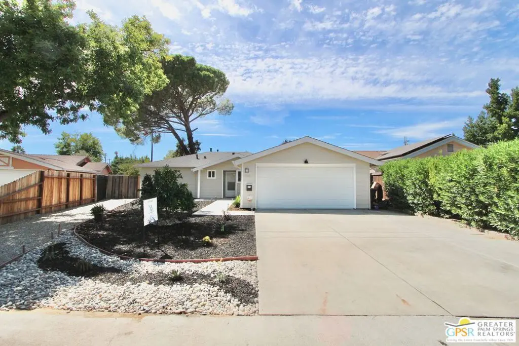 4566 Freeway Circle, Sacramento, CA — listing photo 1
