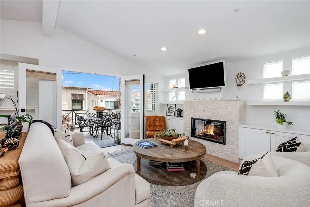 433 Marine B, Manhattan Beach, CA — listing photo 1