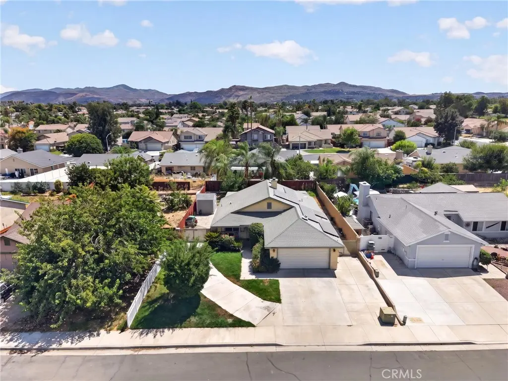 Single Family Residence for sale at 42869 Woodside Court, Hemet, CA featuring 3 beds and 2 baths