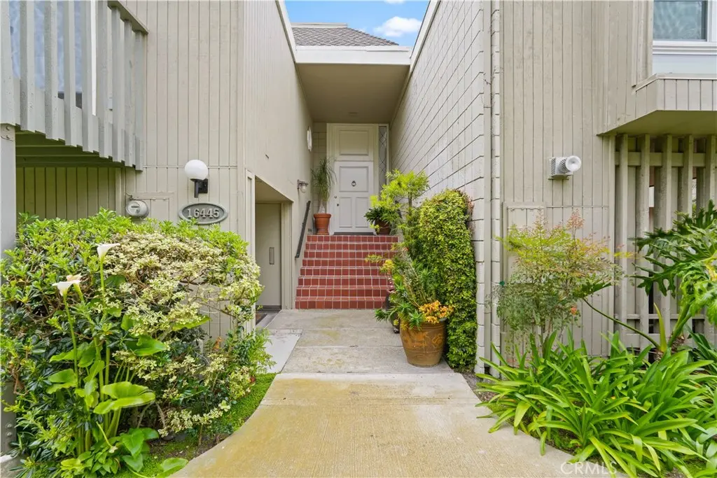 16445 Wimbledon, Huntington Beach, CA — listing photo 1