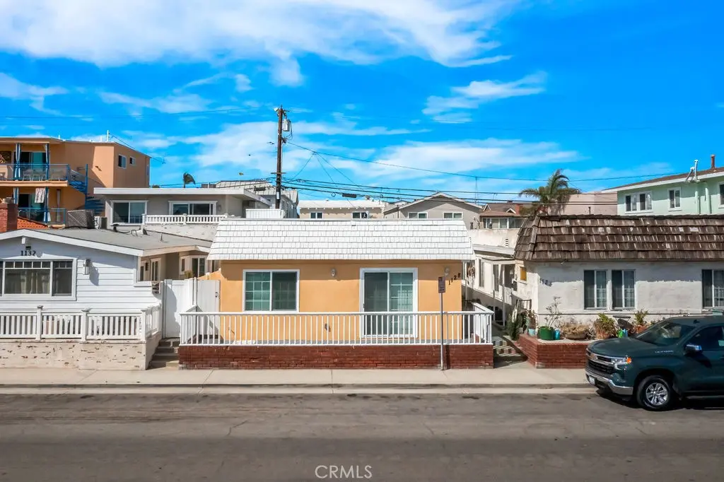 Residential Lease for rent at 1128 W Balboa Blvd, Newport Beach, Orange County, CA featuring 1 bed and 1 bath