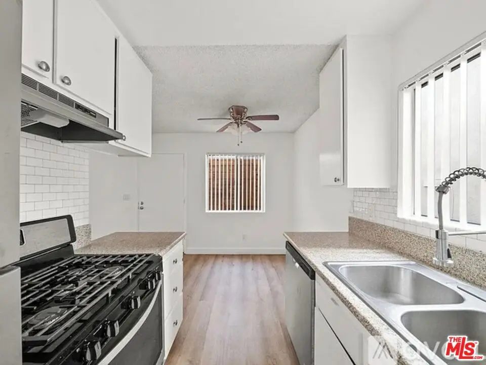 Condominium for rent at 223 Shell Street 223, Manhattan Beach, CA featuring 2 beds and 1 bath