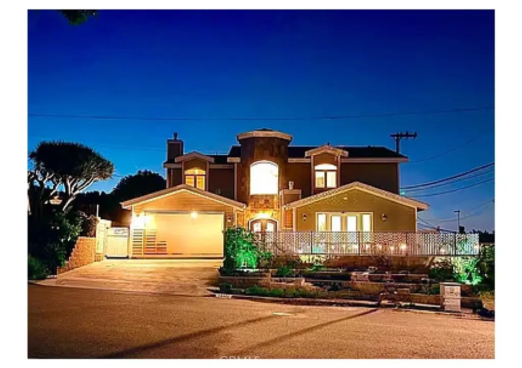 19462 Harding, Huntington Beach, CA — listing photo 1
