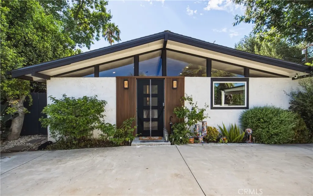 19705 Hamlin Street, Woodland Hills, CA — listing photo 1