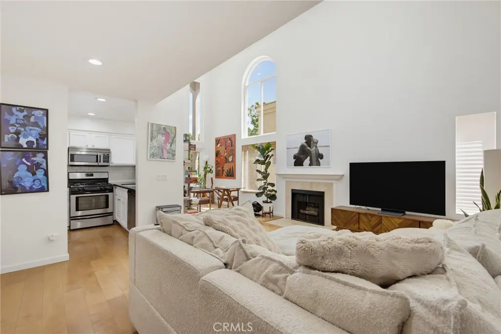 Condominium for sale at 1639 Camden Avenue 301, Los Angeles, CA featuring 2 beds and 2 baths