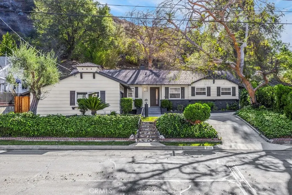 2020 Oak Valley, Glendale, CA — listing photo 1