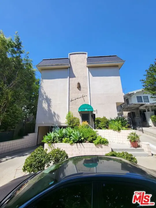 Residential Lease for rent at 311 S Norton Avenue 102, Los Angeles, Los Angeles County, CA featuring 2 beds and 2 baths