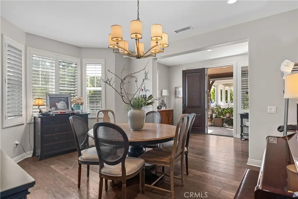 220 Barnes, Tustin, CA — listing photo 1