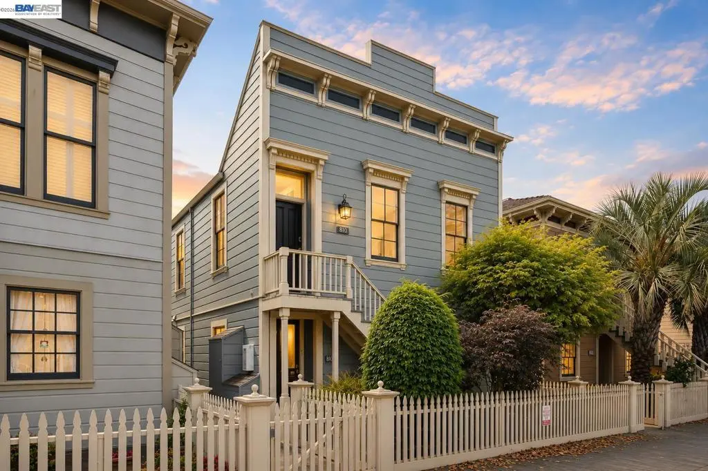 Condominium for sale at 800 Delaware Street 1020, Berkeley, CA featuring 2 beds and 1 bath