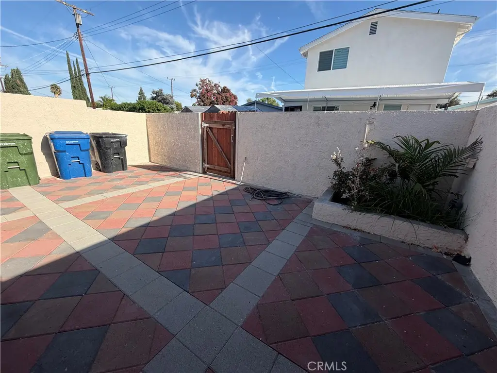 22916 1/2 Cantlay Street, West Hills, CA — listing photo 1