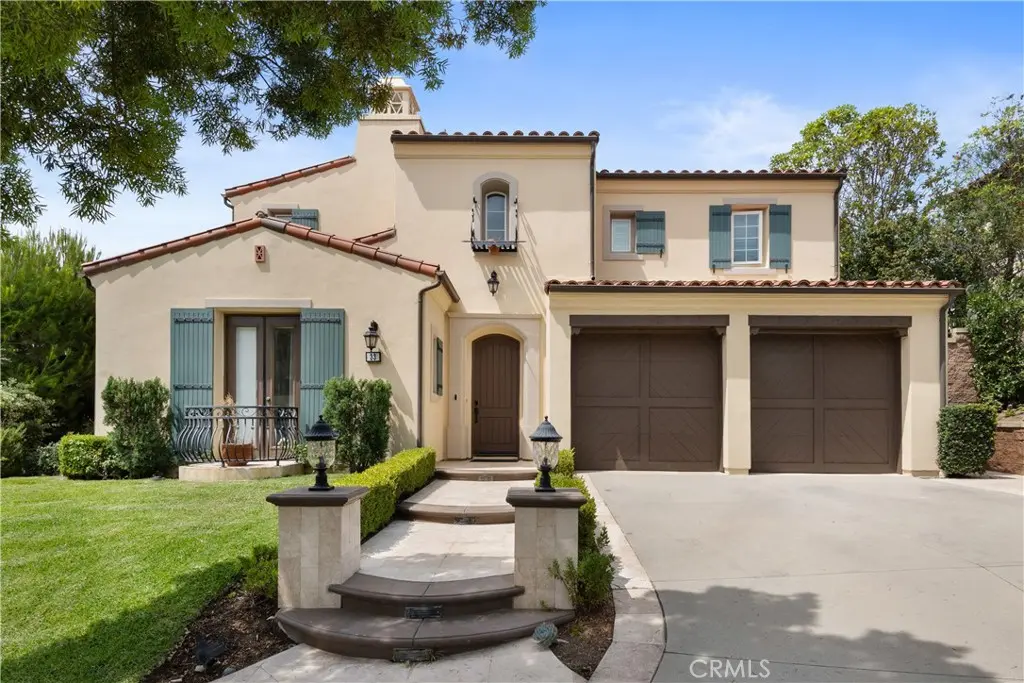 Residential Lease for rent at 33 Trumpet Vine, Irvine, Orange County, CA featuring 5 beds and 5 baths