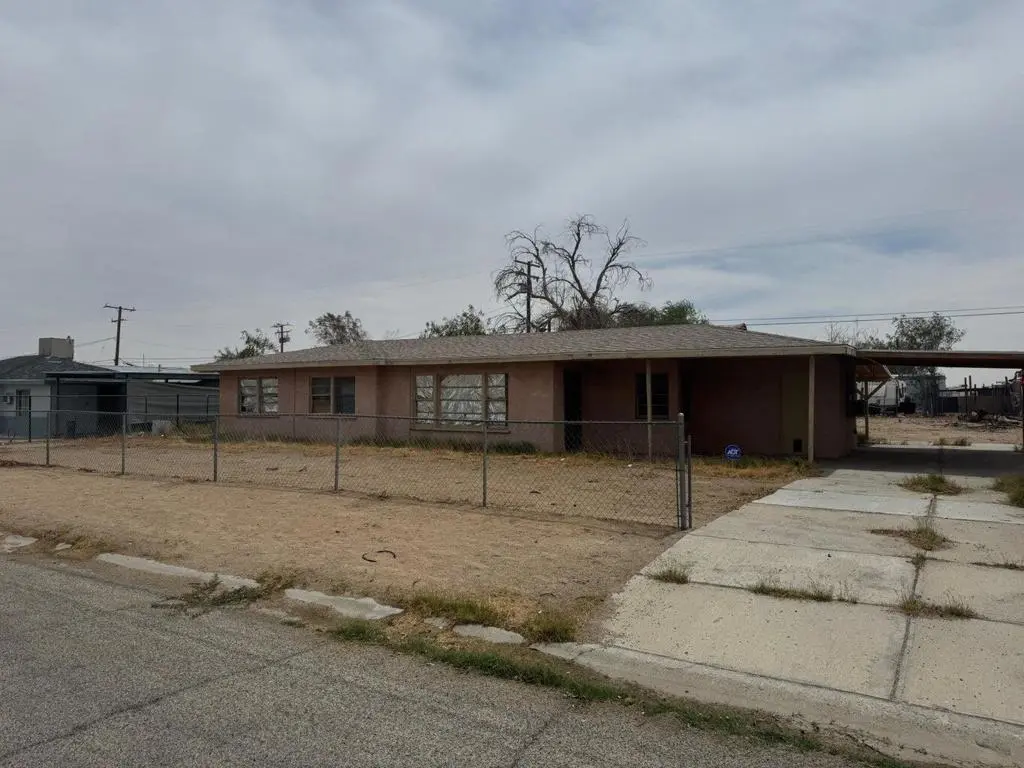 Single Family Residence for sale at 17569 Blythe Way, Blythe, CA featuring 3 beds and 2 baths