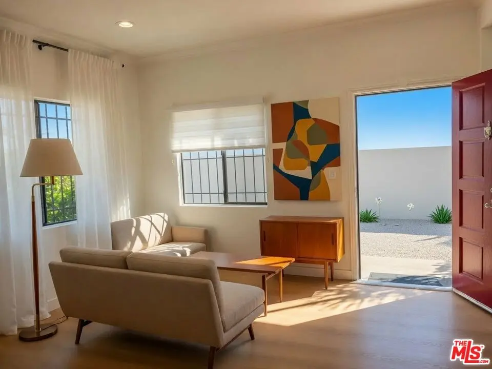 Condominium for rent at 1445 N Mariposa Avenue, Los Angeles, CA featuring 1 bed and 1 bath
