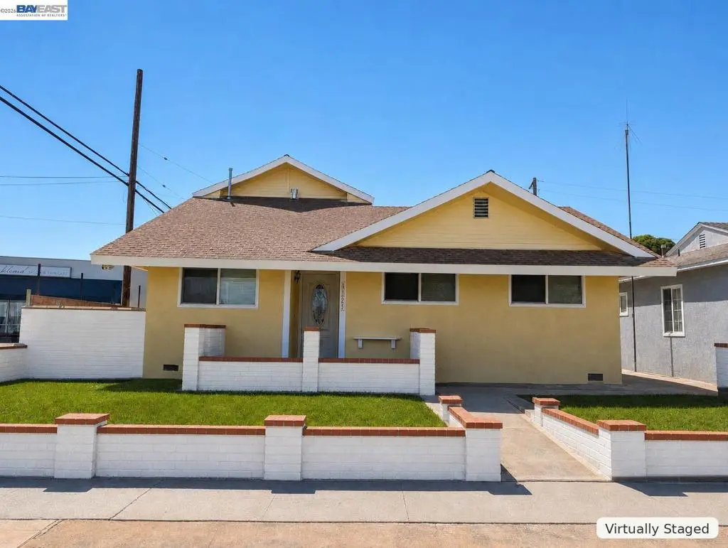 Single Family Residence for sale at 4125 Los Coyotes Diagonal, Lakewood, CA featuring 6 beds and 4 baths