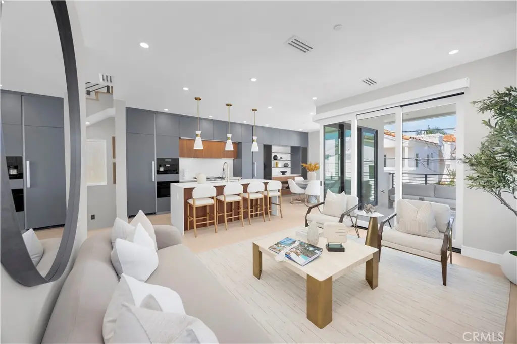 321 Larkspur Avenue 1/2, Corona Del Mar, CA — listing photo 1