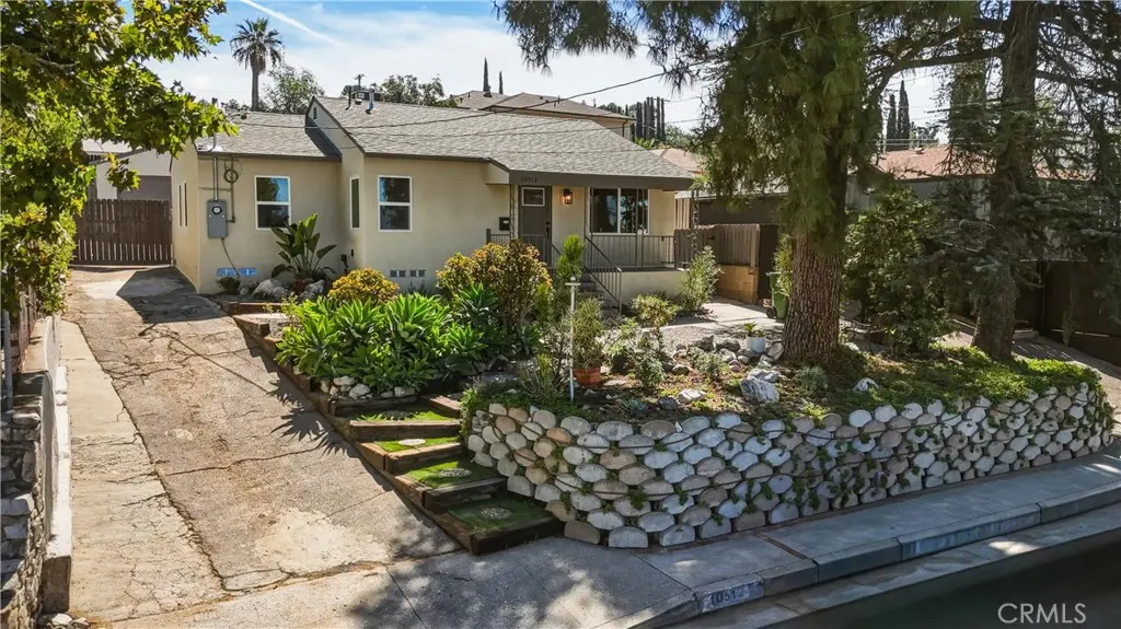 10512 Samoa Ave, Tujunga, CA — listing photo 1