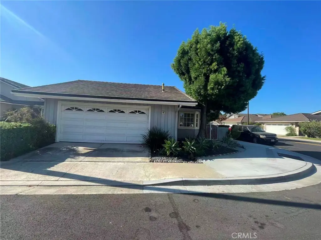 Residential Lease for rent at 2 Redhawk, Irvine, Orange County, CA featuring 1 bed and 1 bath