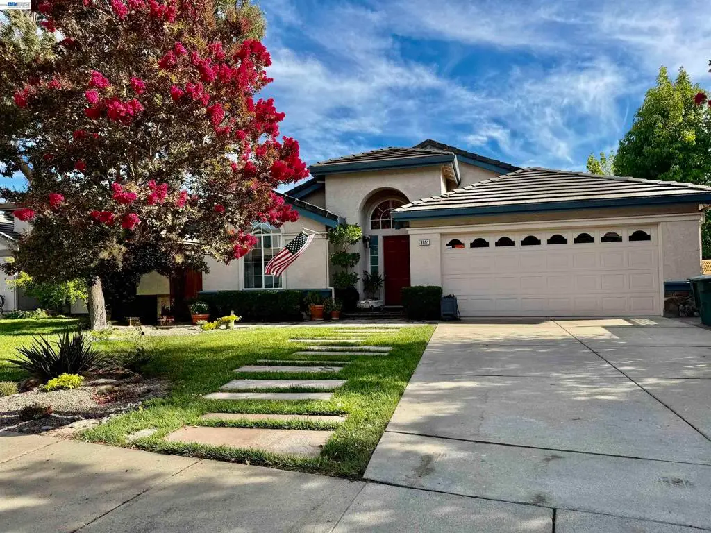 Single Family Residence for sale at 8051 Canyon Creek Cir, Pleasanton, CA featuring 4 beds and 3 baths