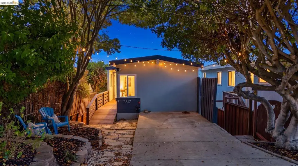 Single Family Residence for sale at 2317 Mira Vista Dr, El Cerrito, CA featuring 2 beds and 2 baths