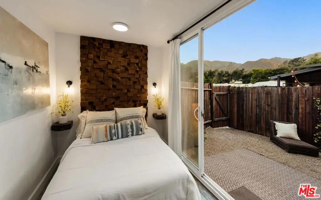 272 N Topanga 5, Topanga, CA — listing photo 1