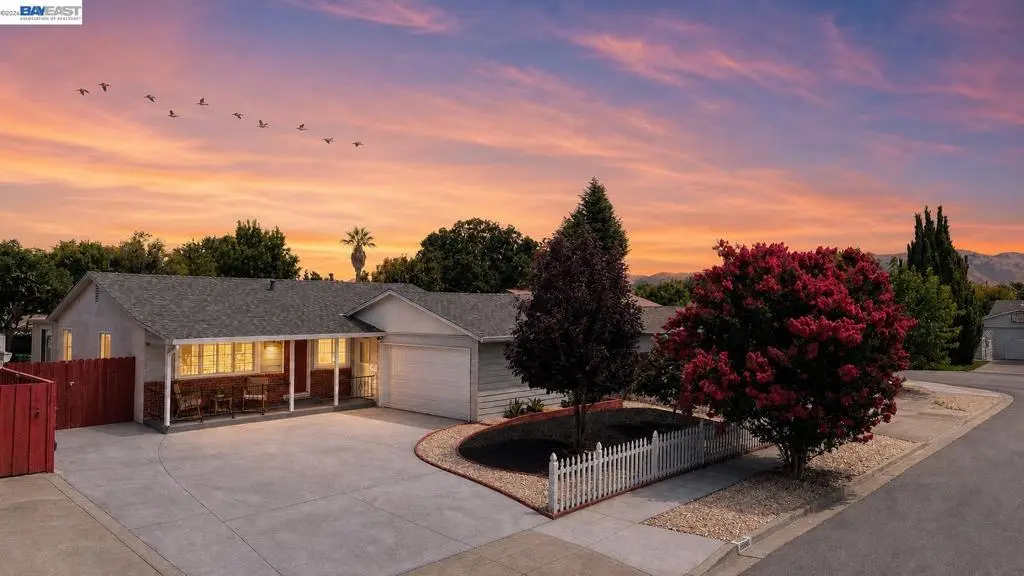Single Family Residence for sale at 39912 Wyatt Ln, Fremont, CA featuring 3 beds and 2 baths