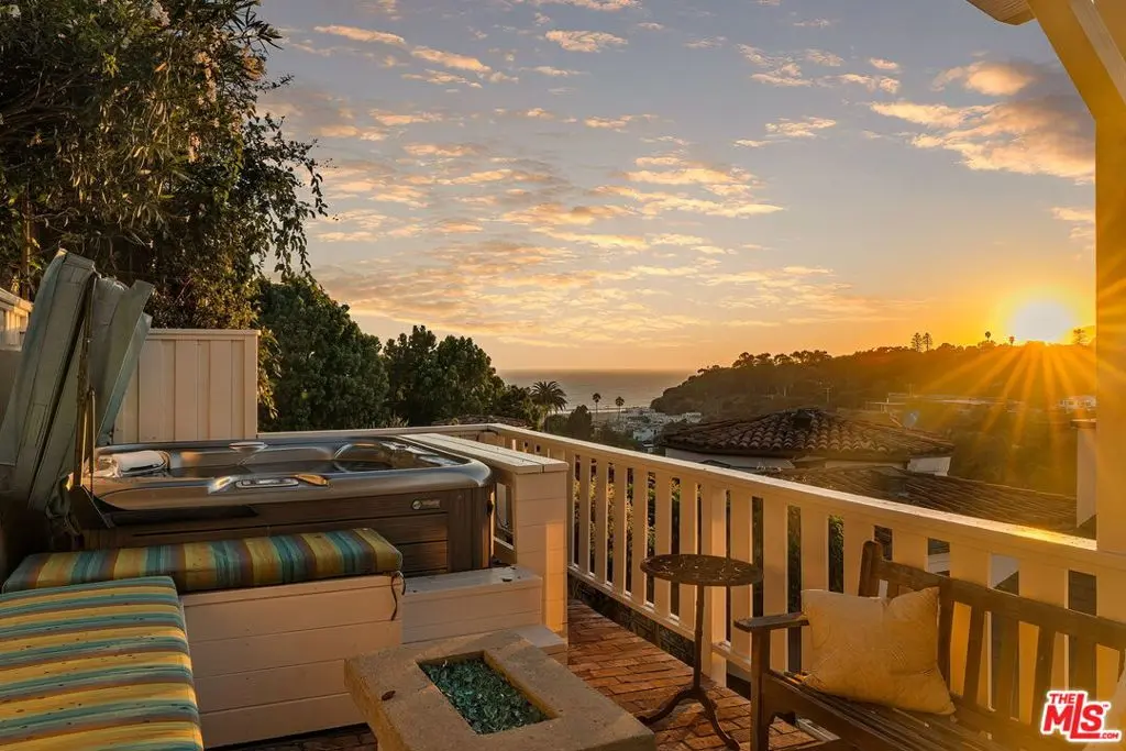 Single Family Residence for rent at 339 Adelaide Drive, Santa Monica, CA featuring 3 beds and 4 baths