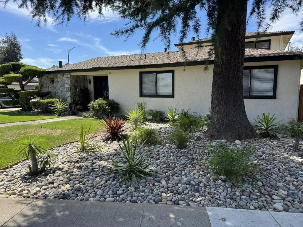 Apartment for rent at 849 Opal Drive 3, San Jose, CA featuring 2 beds and 1 bath