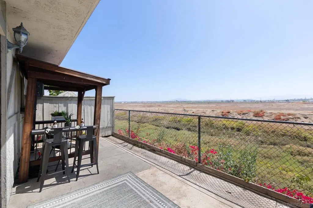 Condominium for sale at 627 13th St 23, San Diego, CA featuring 2 beds and 3 baths