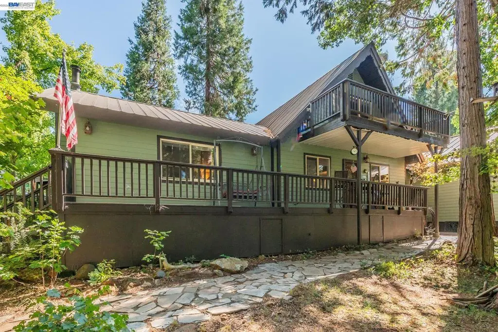 320 Airport Rd, Trinity Center, CA — listing photo 1