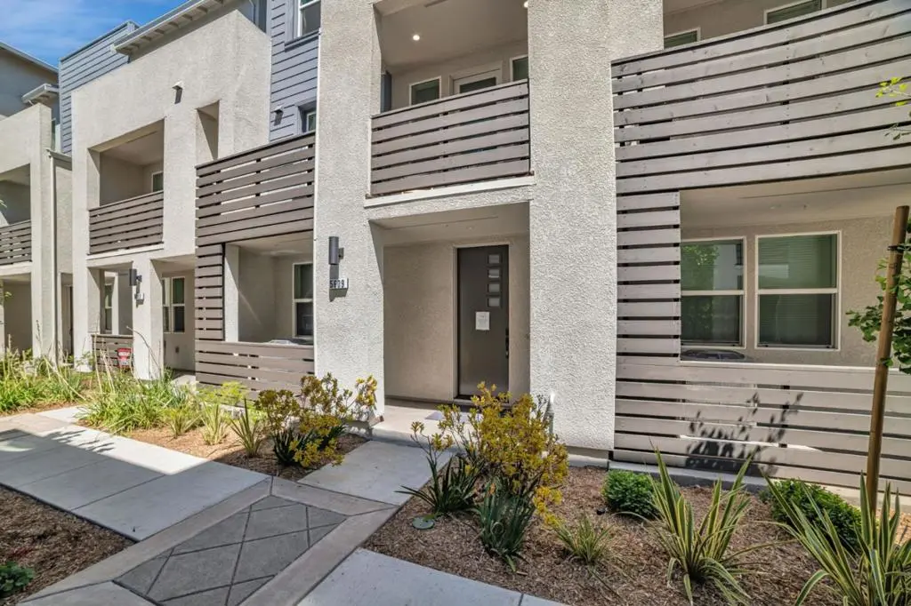 Townhouse for sale at 3209 Ivory Terrace, San Ramon, CA featuring 4 beds and 4 baths