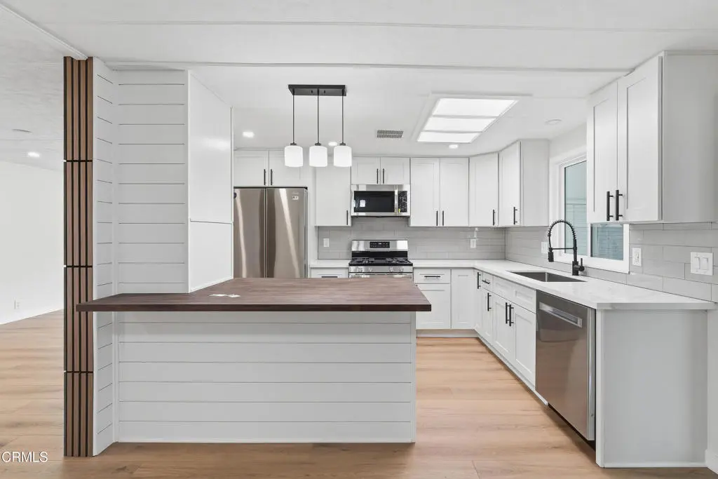 Manufactured In Park for sale at 21 Gitana Avenue 142, Camarillo, CA featuring 2 beds and 2 baths