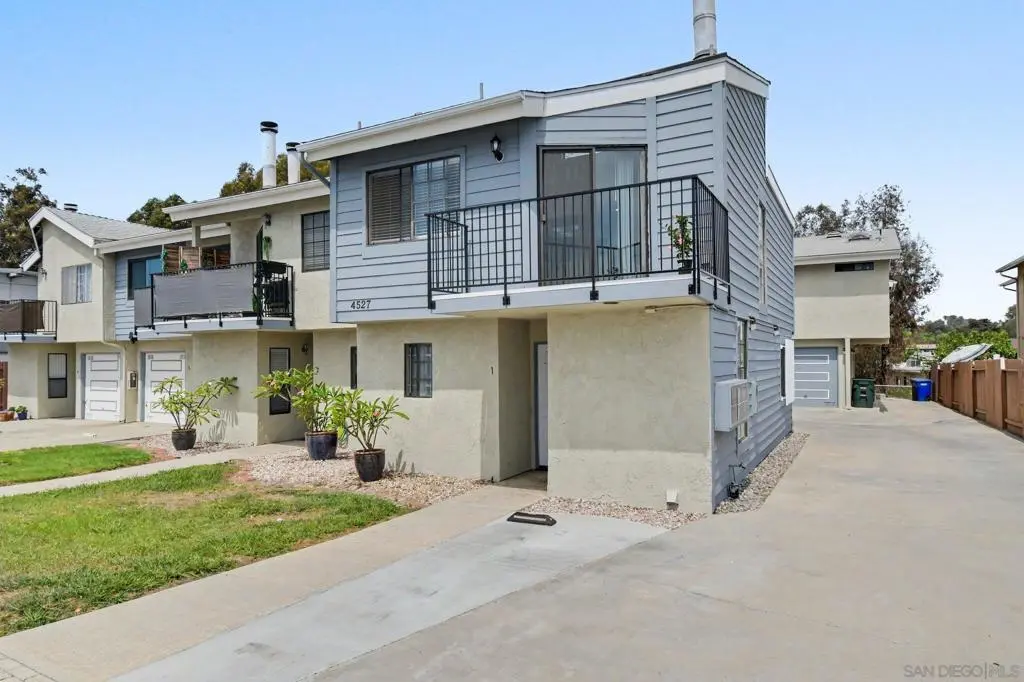 Condominium for sale at 4527 Contour Blvd 1, San Diego, CA featuring 2 beds and 2 baths