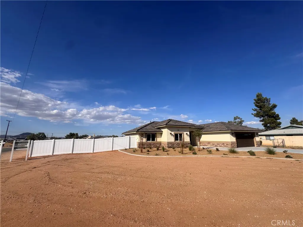 21960 Ramona, Apple Valley, CA — listing photo 1