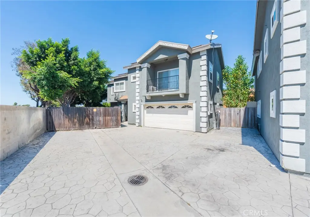 11137 S Freeman F, Inglewood, CA — listing photo 1