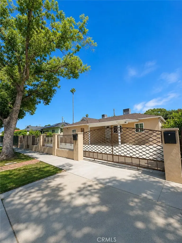 7918 Hazeltine Avenue, Panorama City, CA — listing photo 1