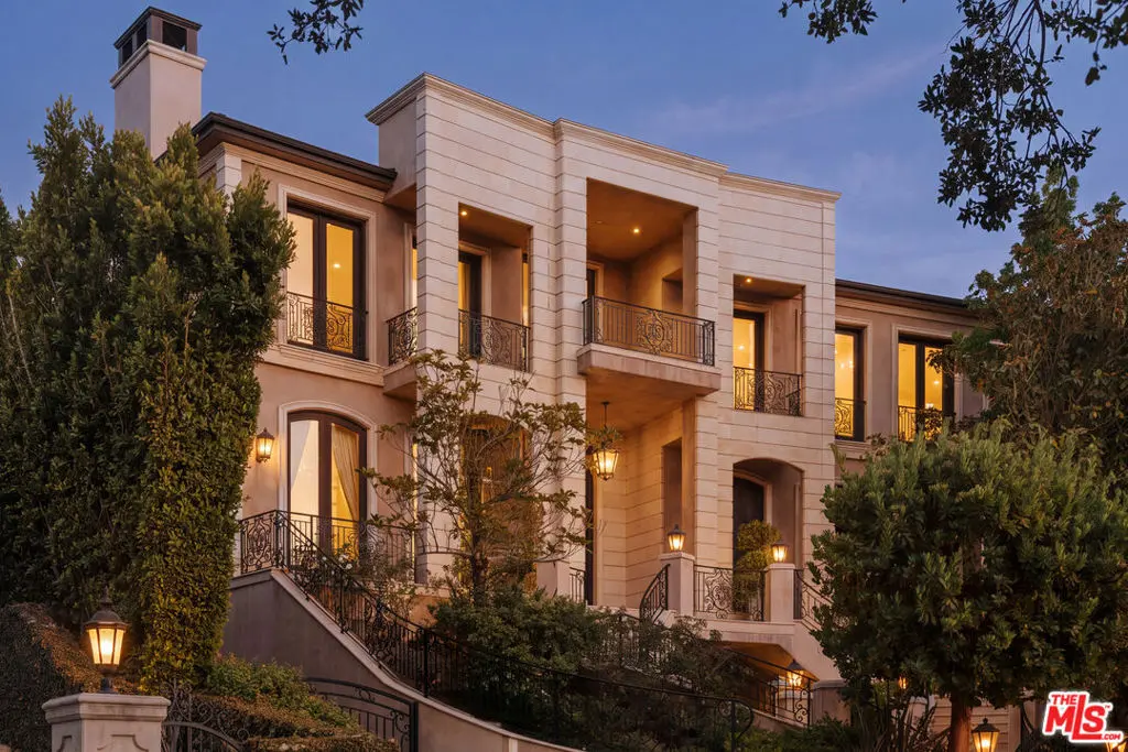 Single Family Residence for sale at 2108 Stratford Circle, Los Angeles, CA featuring 5 beds and 10 baths