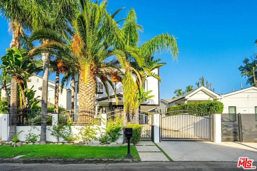 Residential Lease for rent at 5526 Sylvia Avenue, Los Angeles, Los Angeles County, CA featuring 4 beds and 5 baths