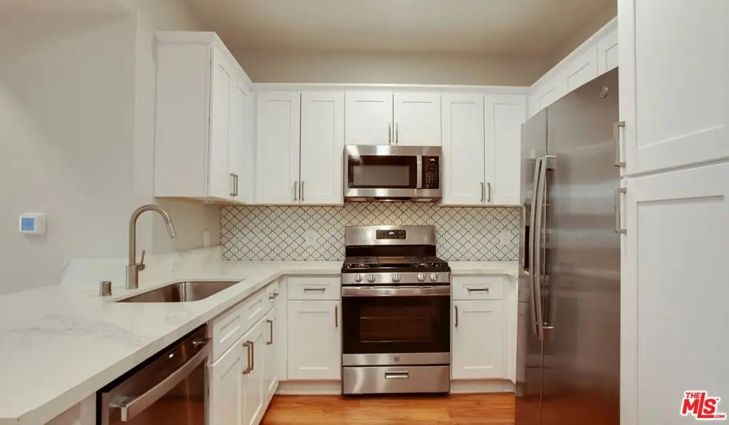 Residential Lease for rent at 5553 W 6th Street 3-110, Los Angeles, Los Angeles County, CA featuring 2 beds and 2 baths