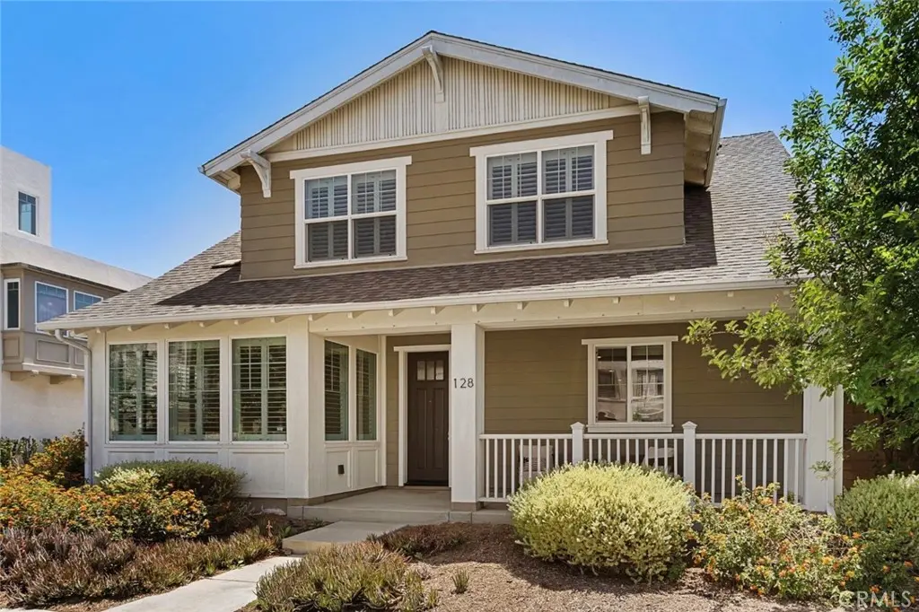Condominium for rent at 128 Mongoose, Irvine, CA featuring 4 beds and 3 baths